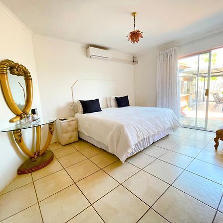 Joezebel Guesthouse Mogwase Bagian luar foto